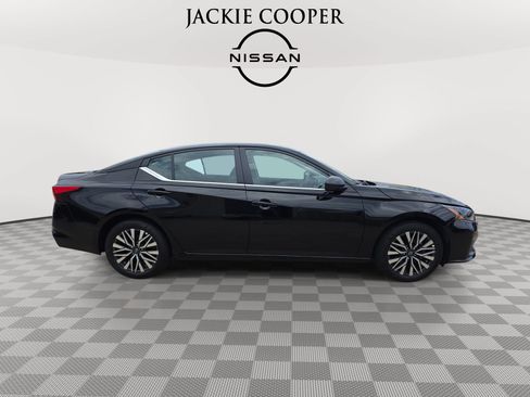 Used 2026 Nissan Altima 2.5 SV FWD image 4