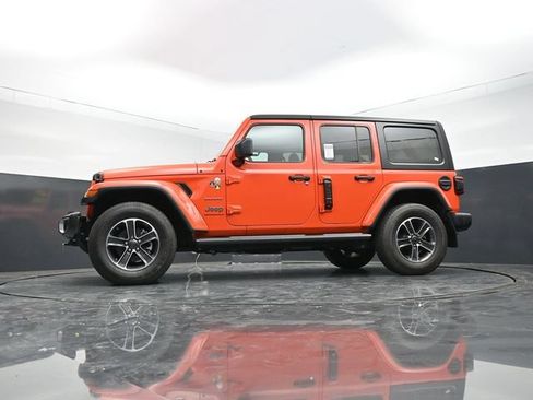 Used 2023 Jeep Wrangler Unlimited Sahara w/ LED Lighting Group AWD/4WD image 51