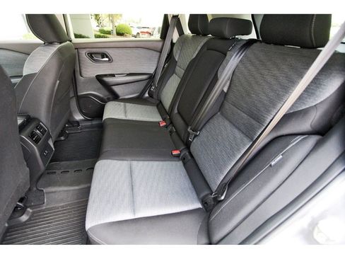 Certified 2023 Nissan Rogue SV FWD image 7