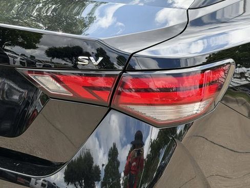 Used 2024 Nissan Sentra SV FWD image 7