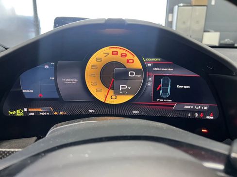 Used 2023 Ferrari Roma RWD image 10
