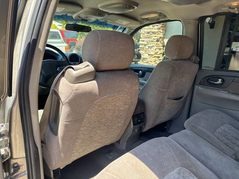 Used 2003 GMC Envoy XL SLE RWD image 10
