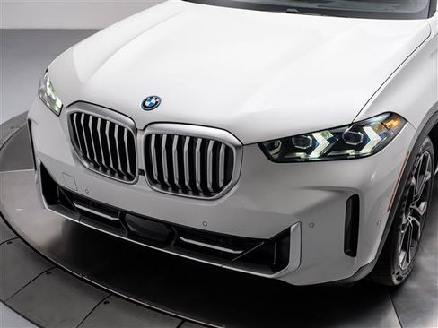 Used 2024 BMW X5 xDrive50e w/ Executive Package AWD/4WD image 9