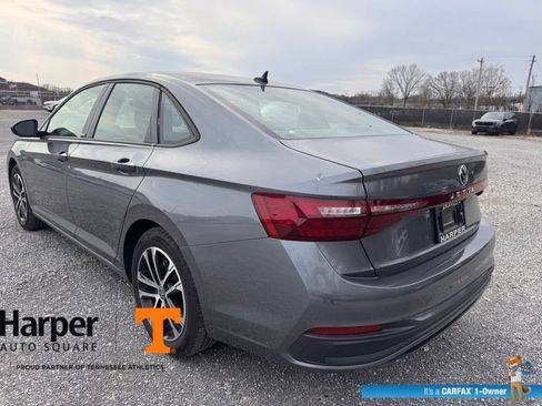 Used 2025 Volkswagen Jetta Sport image 3