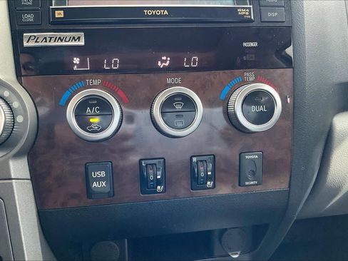 Used 2012 Toyota Tundra Limited w/ Platinum Pkg image 33