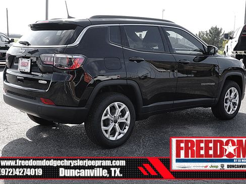 New 2026 Jeep Compass Latitude image 5