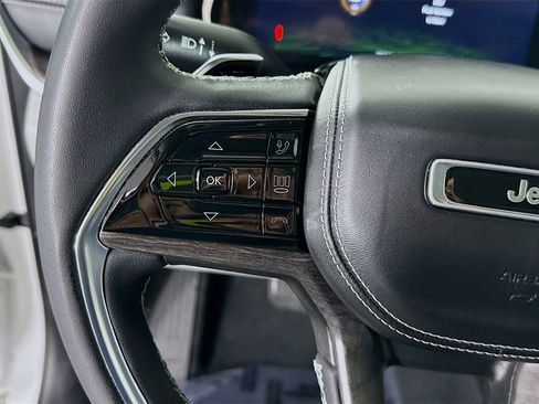 Used 2022 Jeep Grand Cherokee Overland image 23