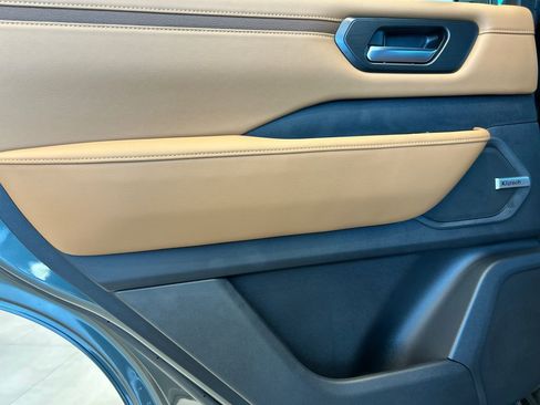 New 2026 Nissan Armada SL w/ Captain's Chari Seat Package image 22