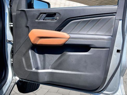 New 2026 GMC Canyon AT4 w/ AT4 Premium Package AWD/4WD image 13