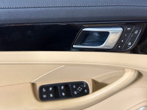 Used 2022 Porsche Panamera 4 w/ Premium Package AWD/4WD image 23