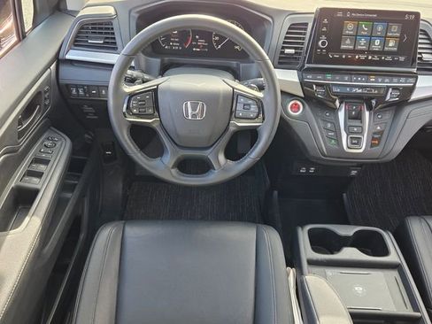 Used 2025 Honda Odyssey EX-L image 13
