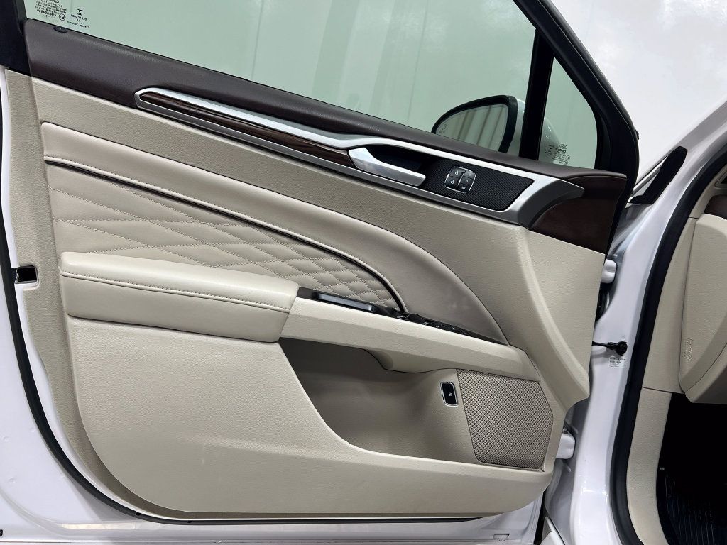 Used 2018 Ford Fusion Platinum FWD image 16