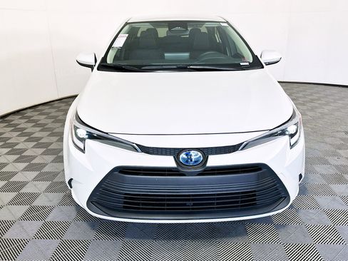 Used 2024 Toyota Corolla LE w/ LE Convenience Package FWD image 8