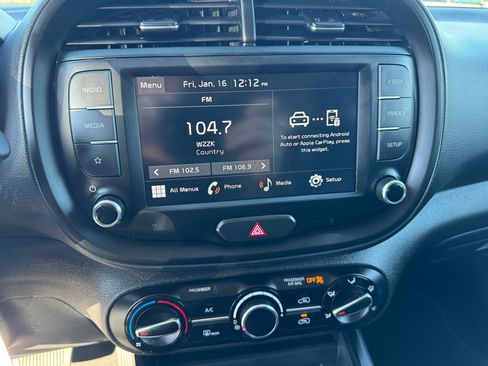 Used 2024 Kia Soul LX w/ Option Group 015 image 21