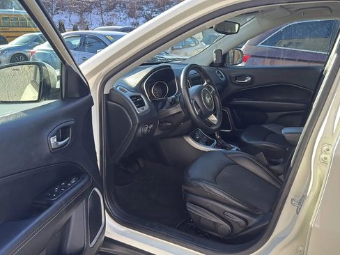 Used 2019 Jeep Compass Latitude w/ Cold Weather Group image 23