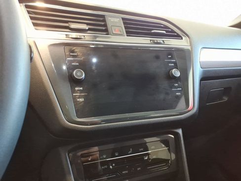 Certified 2023 Volkswagen Tiguan SE R-Line FWD image 12