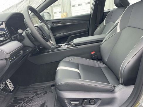 Used 2026 Toyota Camry SE FWD image 36