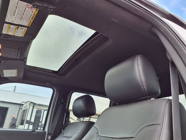 Used 2015 Ford F250 Lariat w/ Lariat Ultimate Package AWD/4WD image 13