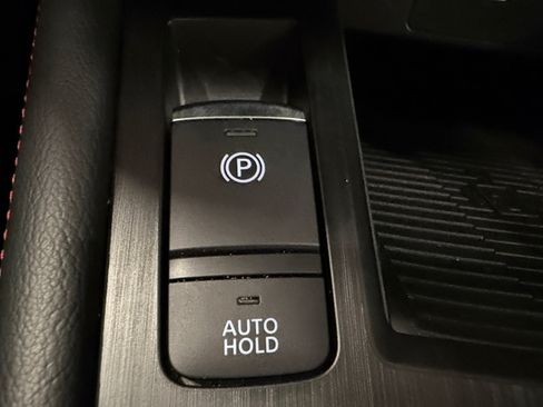 Used 2026 Nissan Kicks SR FWD image 30