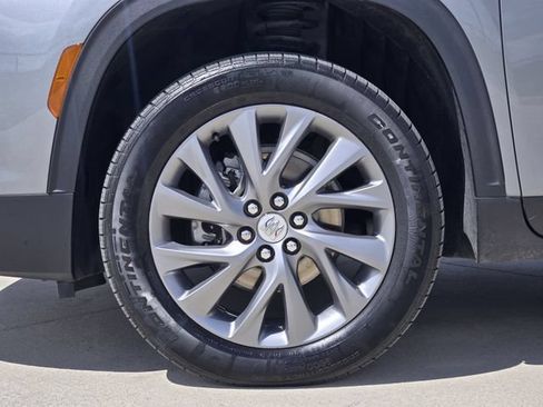 Used 2025 Buick Enclave Preferred AWD/4WD image 11