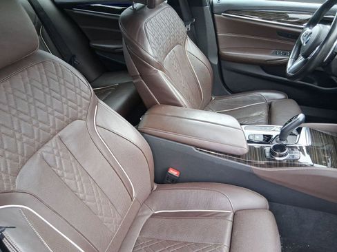 Used 2019 BMW M550i xDrive image 31