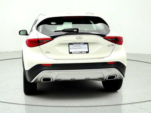 Used 2018 INFINITI QX30 Premium w/ Technology Package AWD/4WD image 6