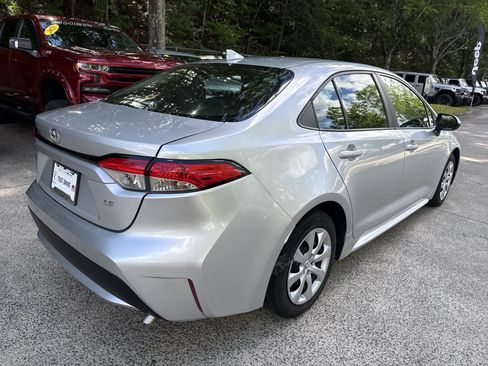 Used 2023 Toyota Corolla LE FWD image 7