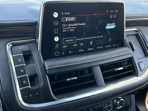 Used 2022 GMC Yukon XL SLT w/ SLT Luxury Package AWD/4WD image 13