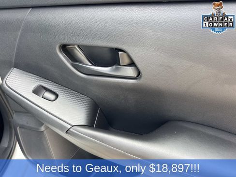 Used 2025 Nissan Sentra SV FWD image 23
