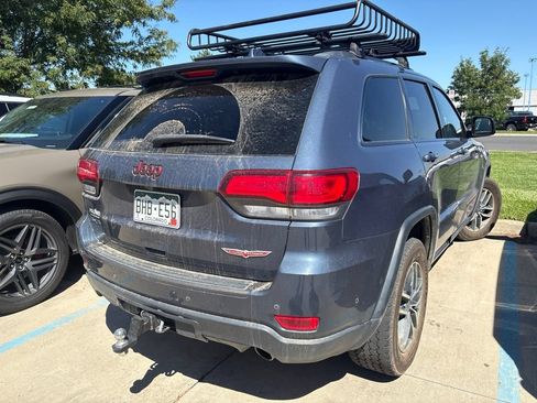 Used 2021 Jeep Grand Cherokee Trailhawk AWD/4WD image 3
