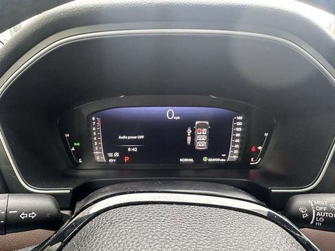 Used 2023 Honda Pilot Elite image 6