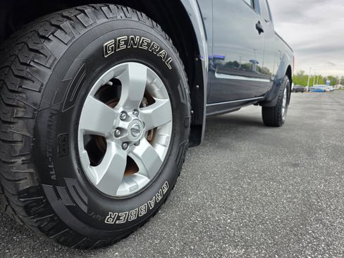 Used 2013 Nissan Frontier SV w/ SV Value Truck Pkg RWD image 20