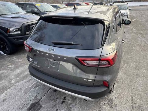 Used 2024 Ford Escape Platinum image 4