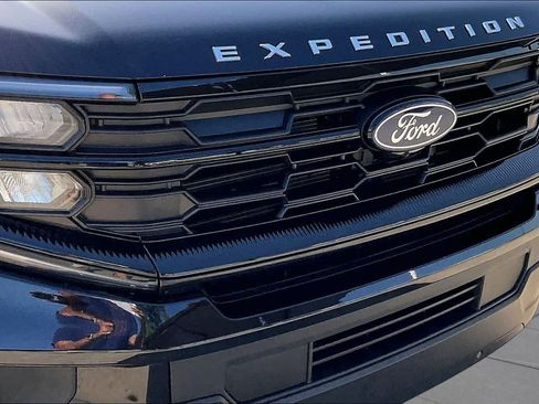 Used 2025 Ford Expedition Max Active AWD/4WD image 29