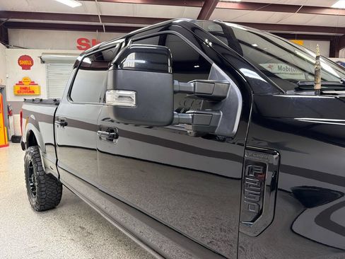 Used 2017 Ford F250 Platinum w/ Platinum Ultimate Package AWD/4WD image 46