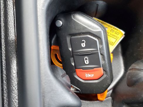 Used 2022 Jeep Gladiator Overland image 20