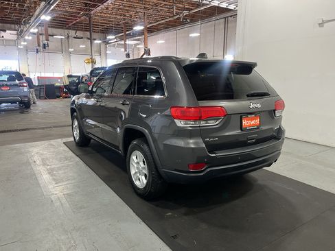 Used 2017 Jeep Grand Cherokee Laredo w/ Quick Order Package 23E AWD/4WD image 9