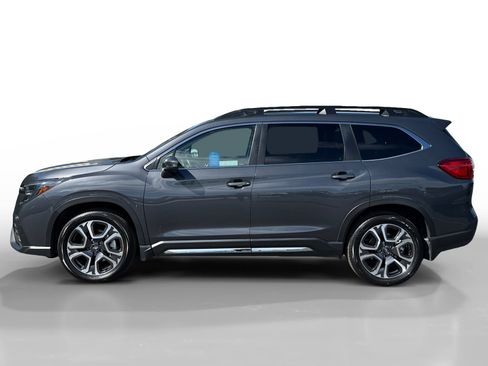 Used 2023 Subaru Ascent Limited image 2