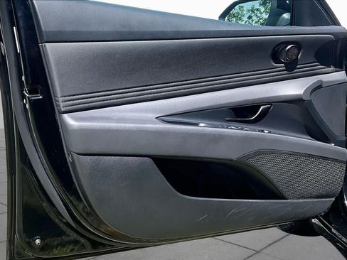 Used 2025 Hyundai Elantra Sport FWD image 21