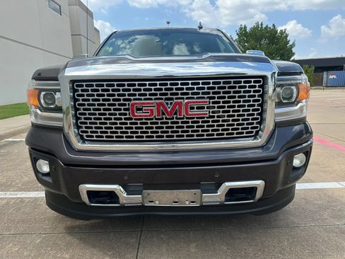 Used 2015 GMC Sierra 1500 Denali w/ Driver Alert Package AWD/4WD image 4