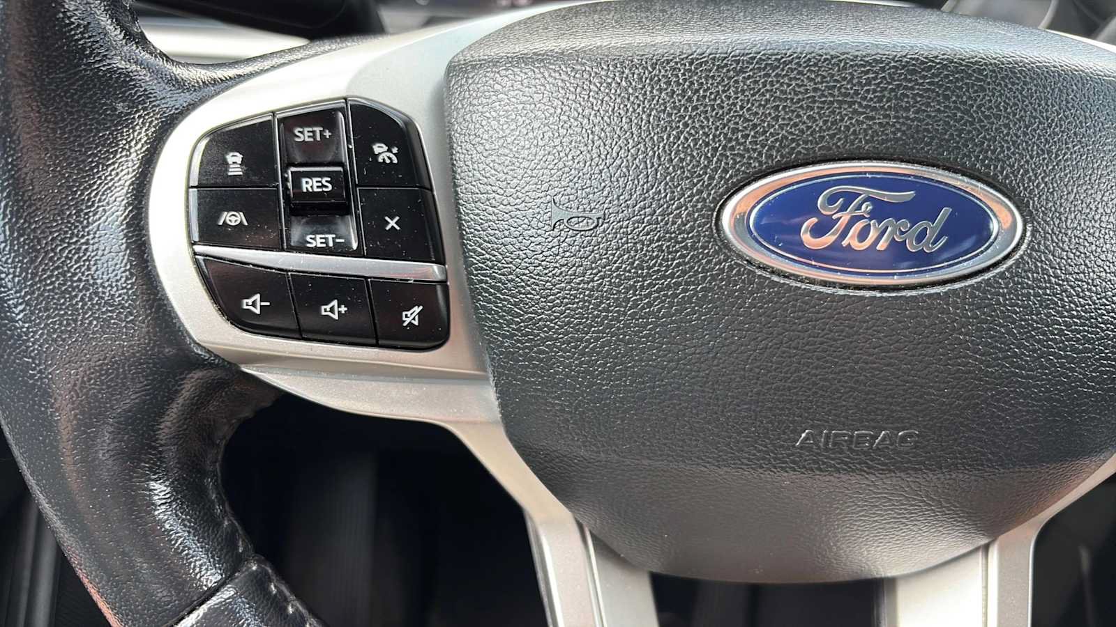 Used 2023 Ford Explorer XLT w/ Equipment Group 202A AWD/4WD image 16