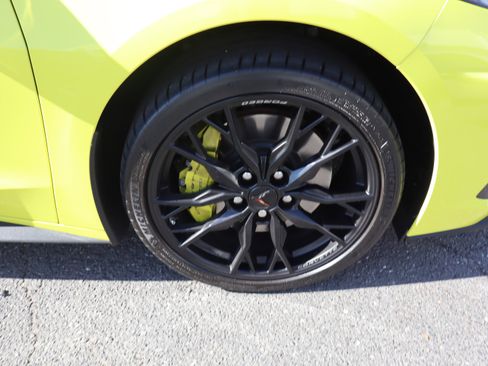 Used 2024 Chevrolet Corvette Stingray Preferred Cpe w/ Z51 Performance Package image 33