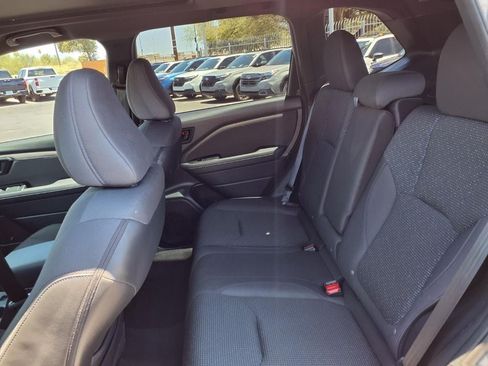 Used 2025 Subaru Forester Premium AWD/4WD image 23