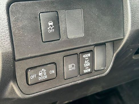 Certified 2022 Toyota Tacoma TRD Off-Road AWD/4WD image 26