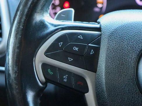 Used 2017 Jeep Grand Cherokee Limited image 28