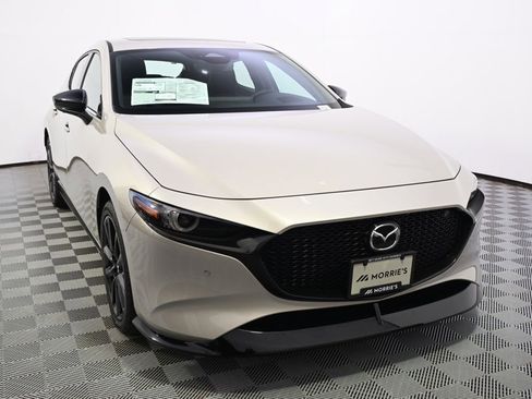 New 2026 MAZDA MAZDA3 Hatchback w/Premium Plus Pkg image 9