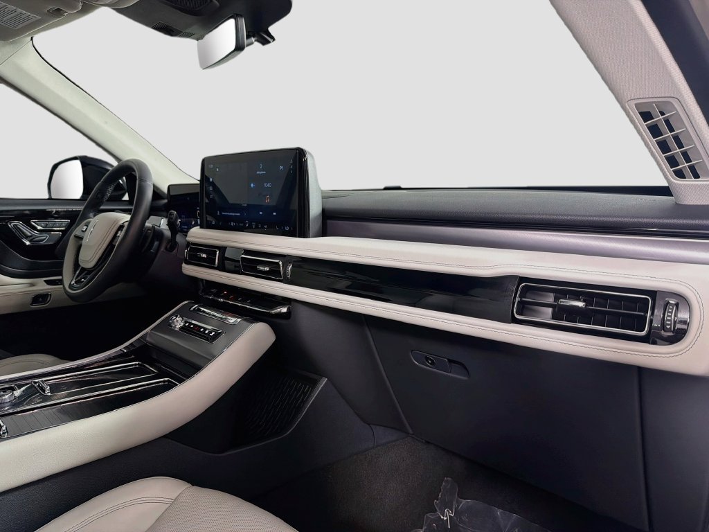 Used 2026 Lincoln Aviator 2WD image 30