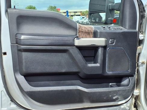 Used 2019 Ford F250 Lariat w/ Lariat Ultimate Package AWD/4WD image 27