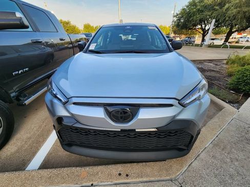 Used 2025 Toyota Corolla Cross AWD Hybrid image 2