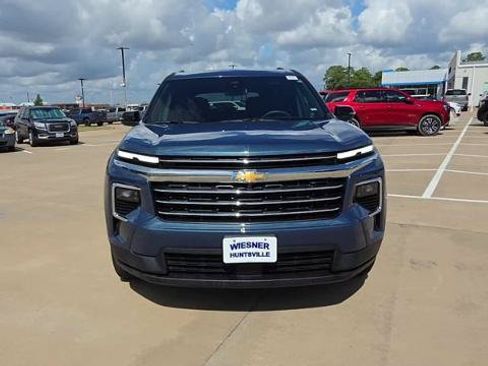 Certified 2026 Chevrolet Traverse LT FWD image 3